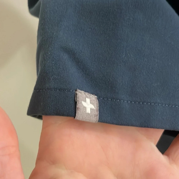 Figs Technical Collection Scrub Top - Picture 11 of 11